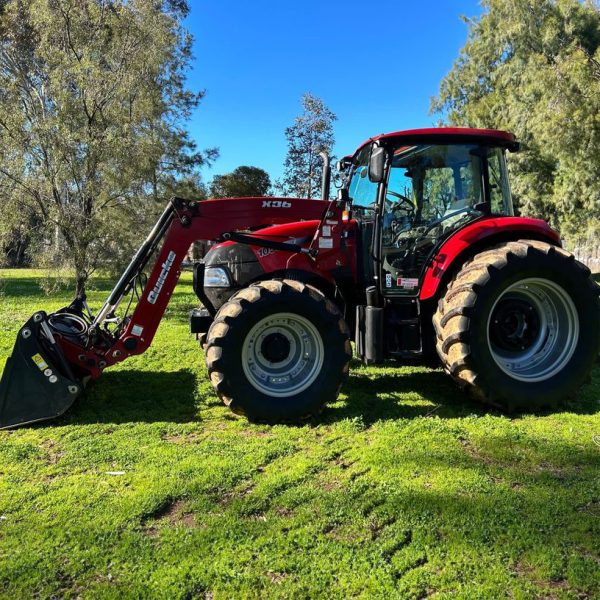 GUN10810_CASE IH FARMALL 105C Cab Tractor