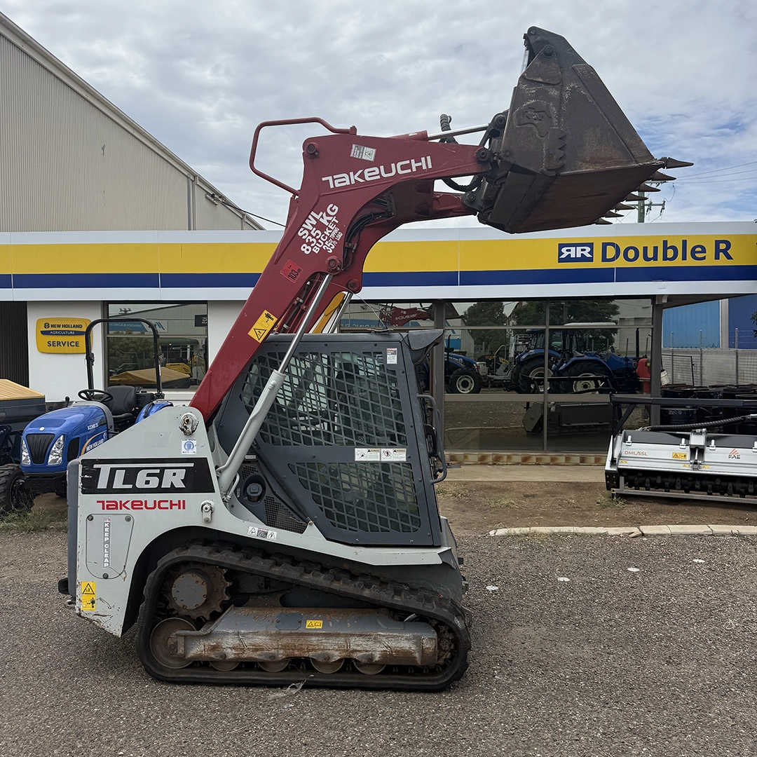 TAM36196_Takeuchi TL6R Compact Track Loader_010 Takeuchi TL6R Compact Track Loader